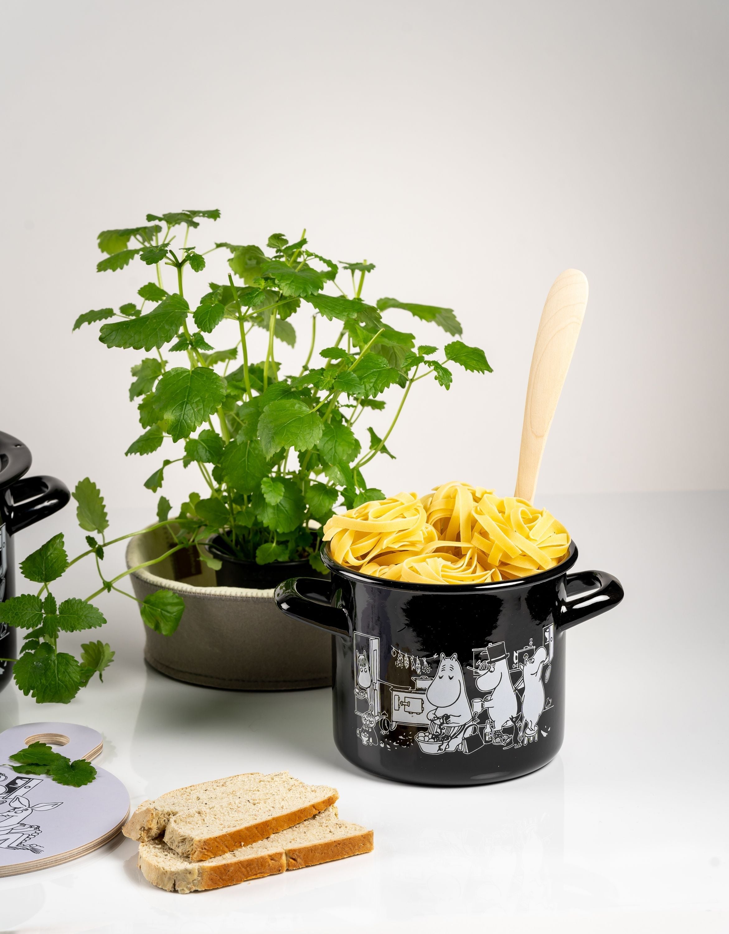 [product_category]-Muurla Moomin At The Kitchen Enamel Pot With Lid, In The Kitchen-Muurla-6416114961405-1712-150-58-MUU-6