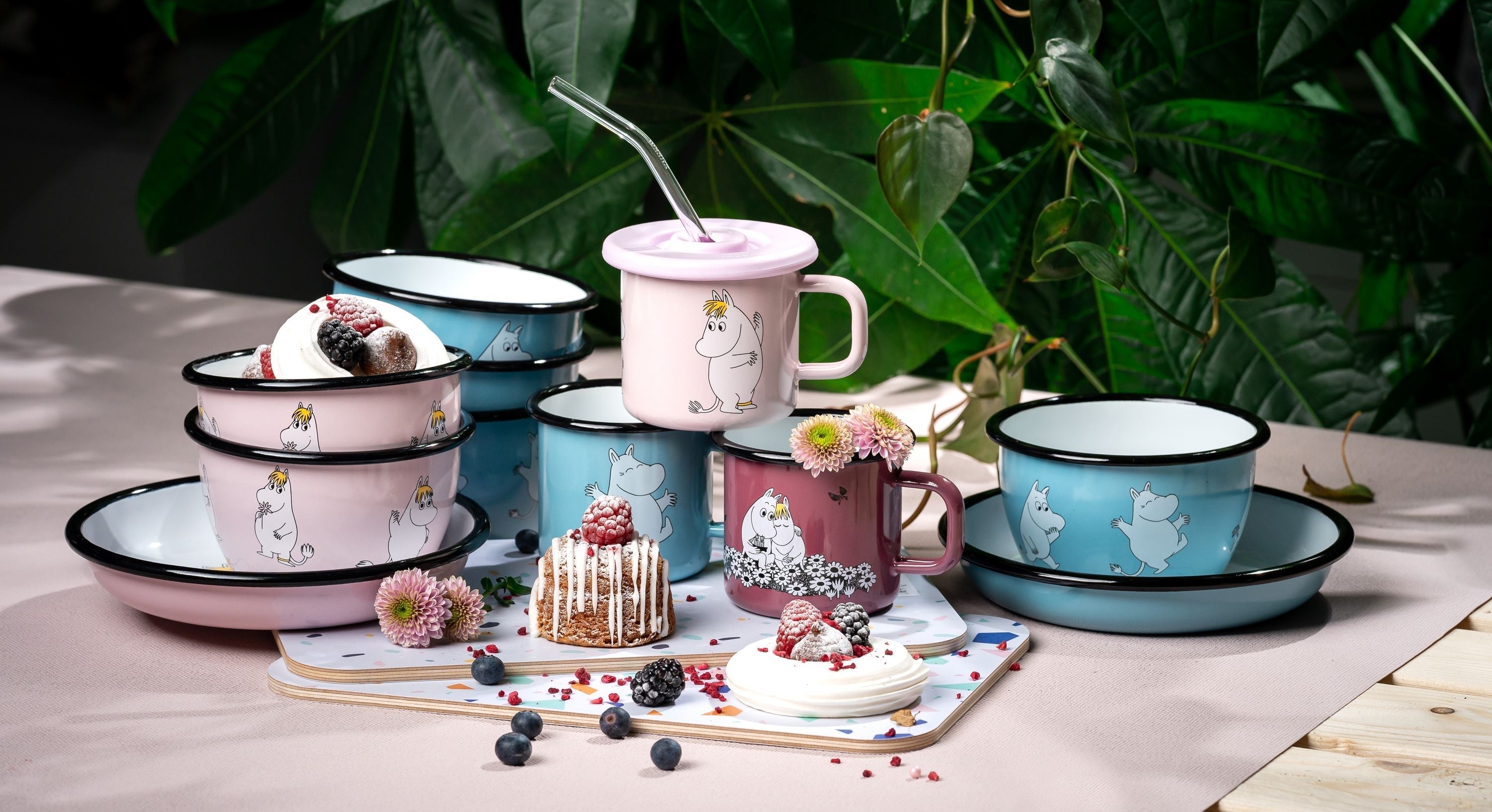 [product_category]-Muurla Moomin Retro Enamel Mug, Snorkmaiden, Pink-Muurla-6416114944736-1701-025-07-MUU-6