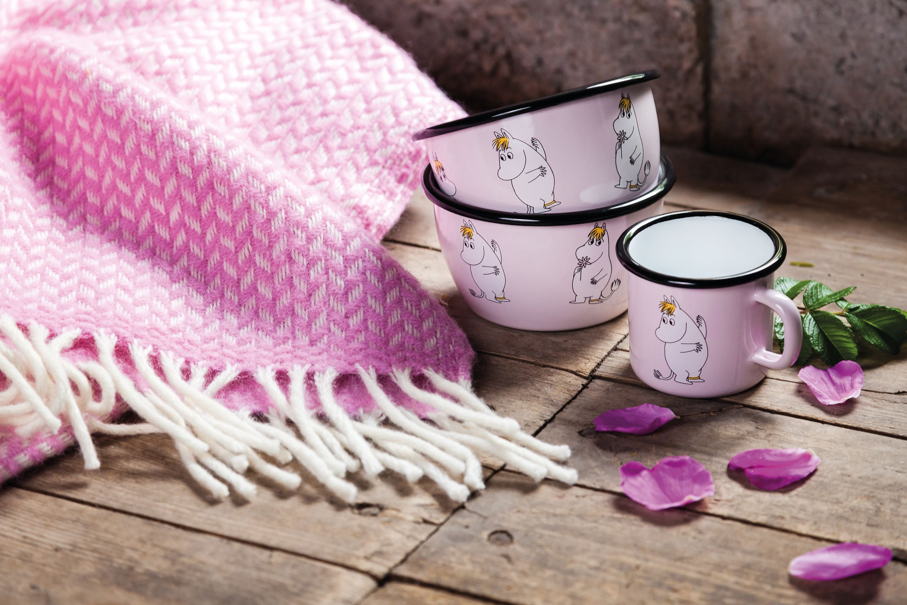 [product_category]-Muurla Moomin Retro Enamel Mug, Snorkmaiden, Pink-Muurla-6416114944736-1701-025-07-MUU-8