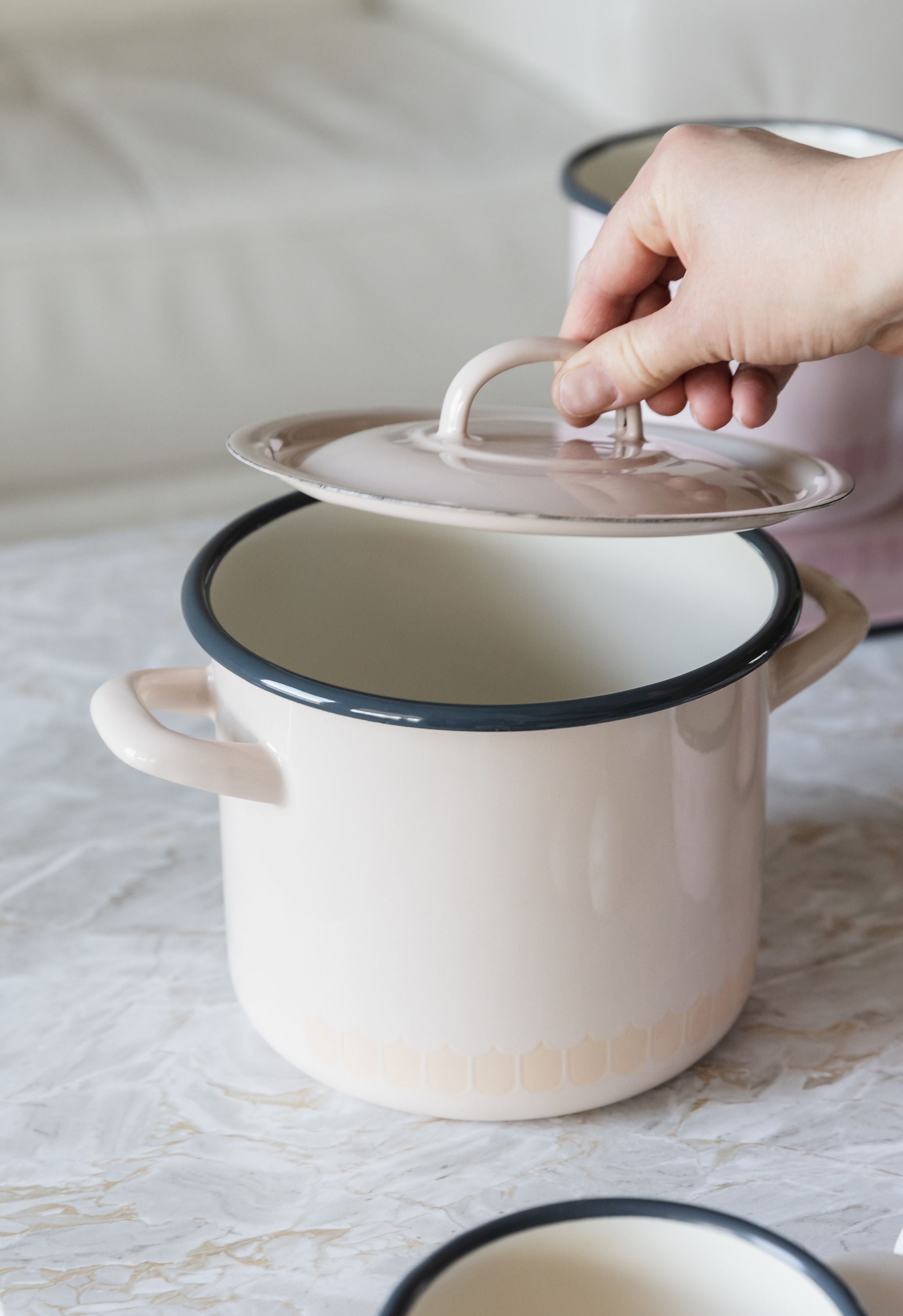 [product_category]-Muurla Vappu Kitchen Enamel Pot W. Lid Beige-Muurla-6416114968954-1338-250-41-MUU-4