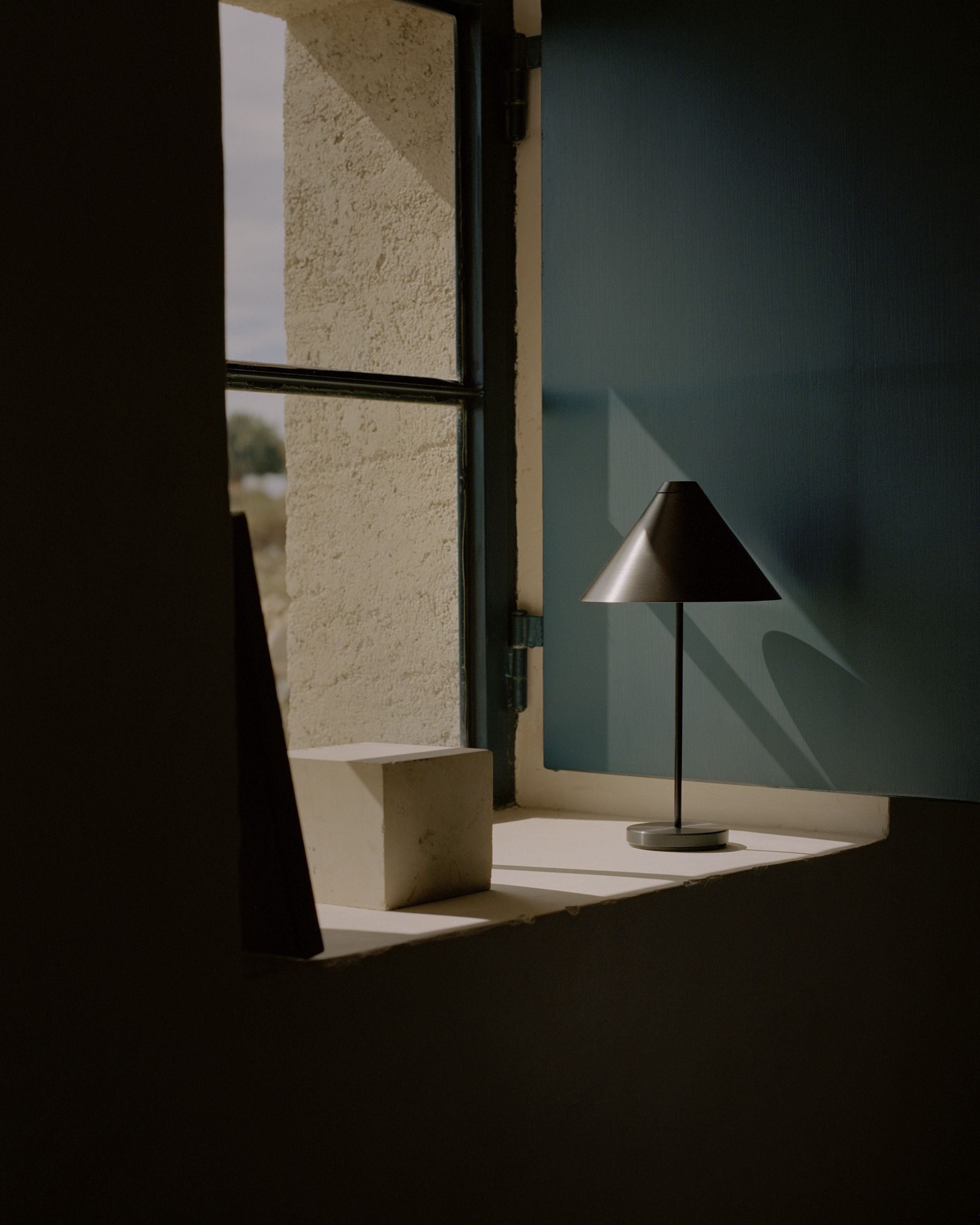 [product_category]-New Works Brolly Portable Table Lamp, Black-New Works-5712826215111-21511-NEW-23