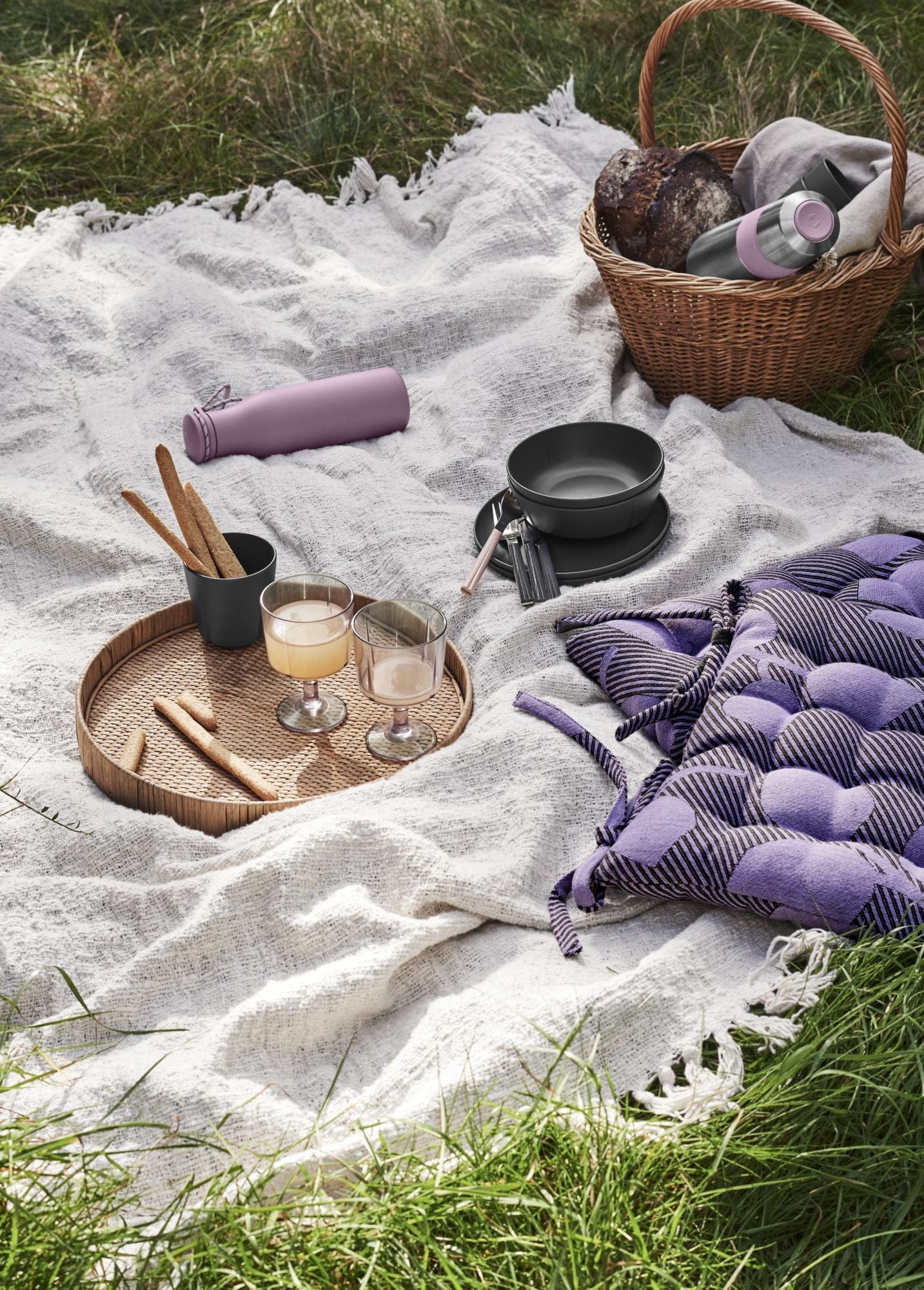 [product_category]-Rosendahl Gc Outdoor Vacuum Flask 650 Ml, Purple-Rosendahl-5709513271581-27158-ROS-5