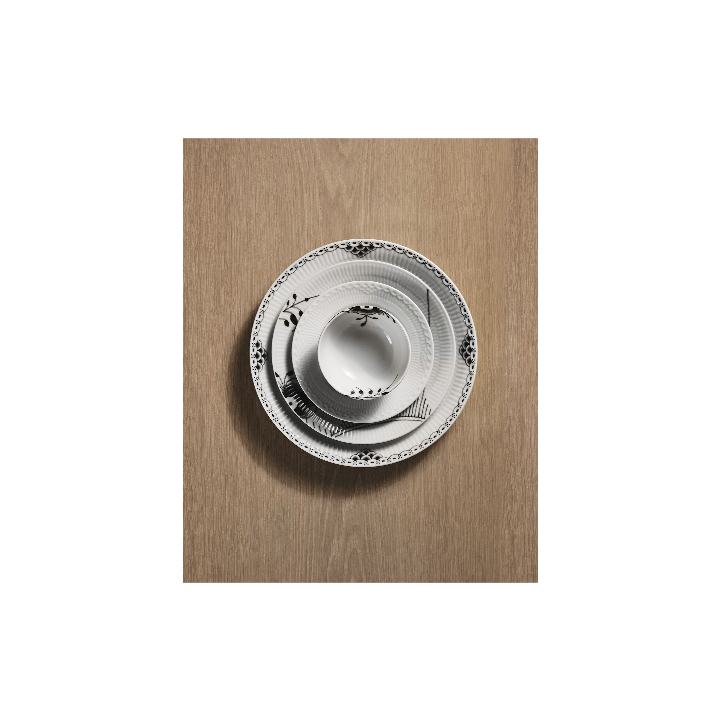 [product_category]-Royal Copenhagen Black Lace Plate, 27 Cm-Royal Copenhagen-5705140742531-1066927-ROY-5