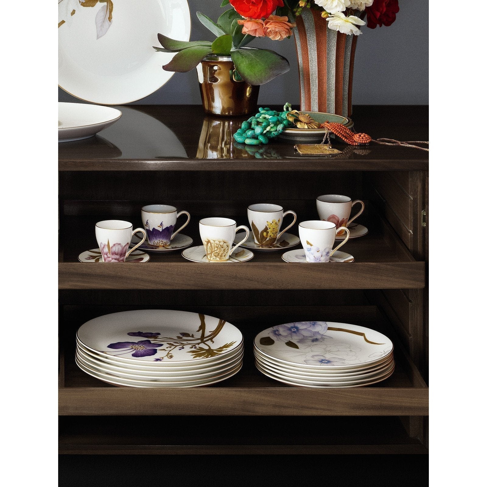 [product_category]-Royal Copenhagen Flora Plate Pansy, 27cm-Royal Copenhagen-5705140731344-1025418-ROY-5