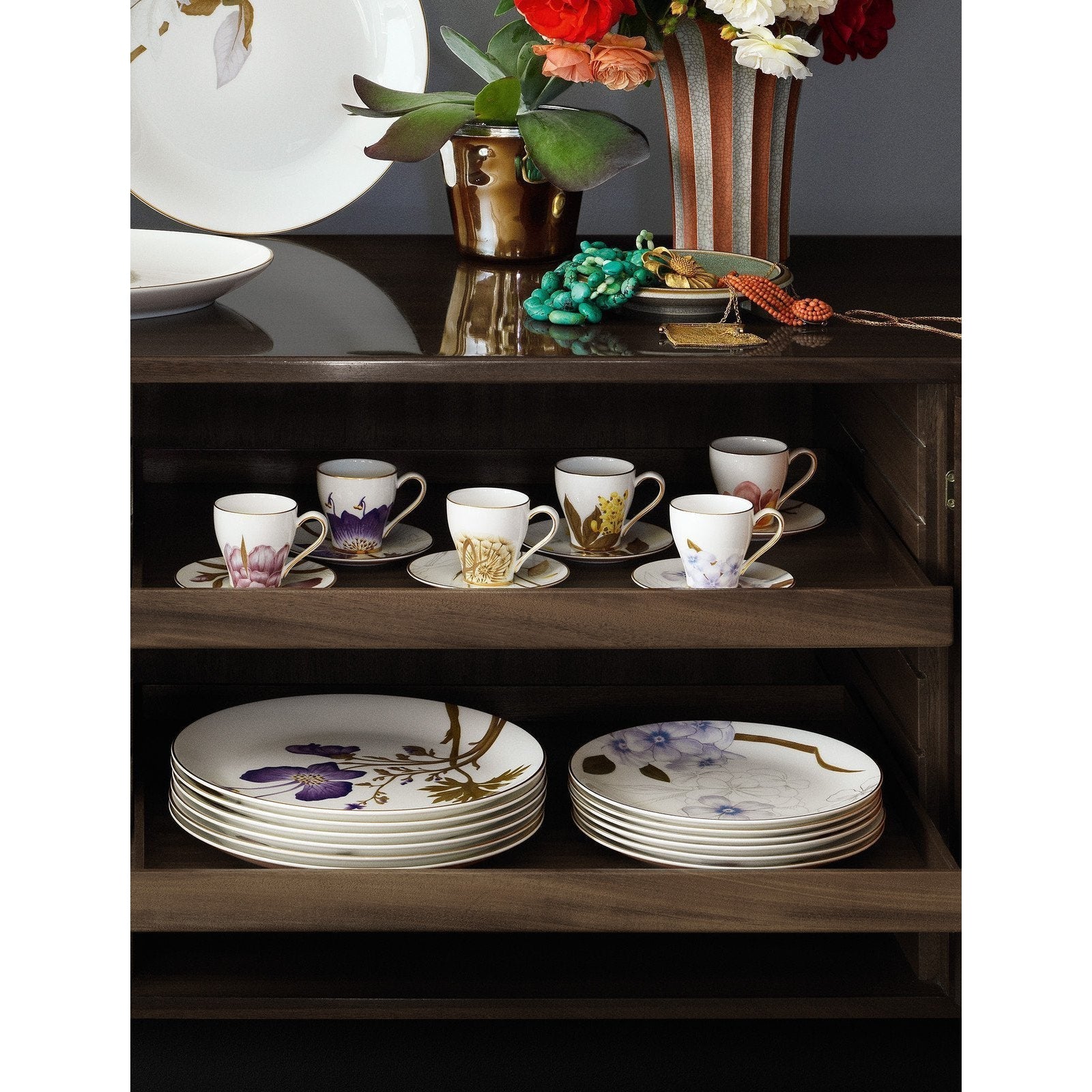 [product_category]-Royal Copenhagen Flora Plate Rhododendron, 22cm-Royal Copenhagen-5705140710097-1017547-ROY-4