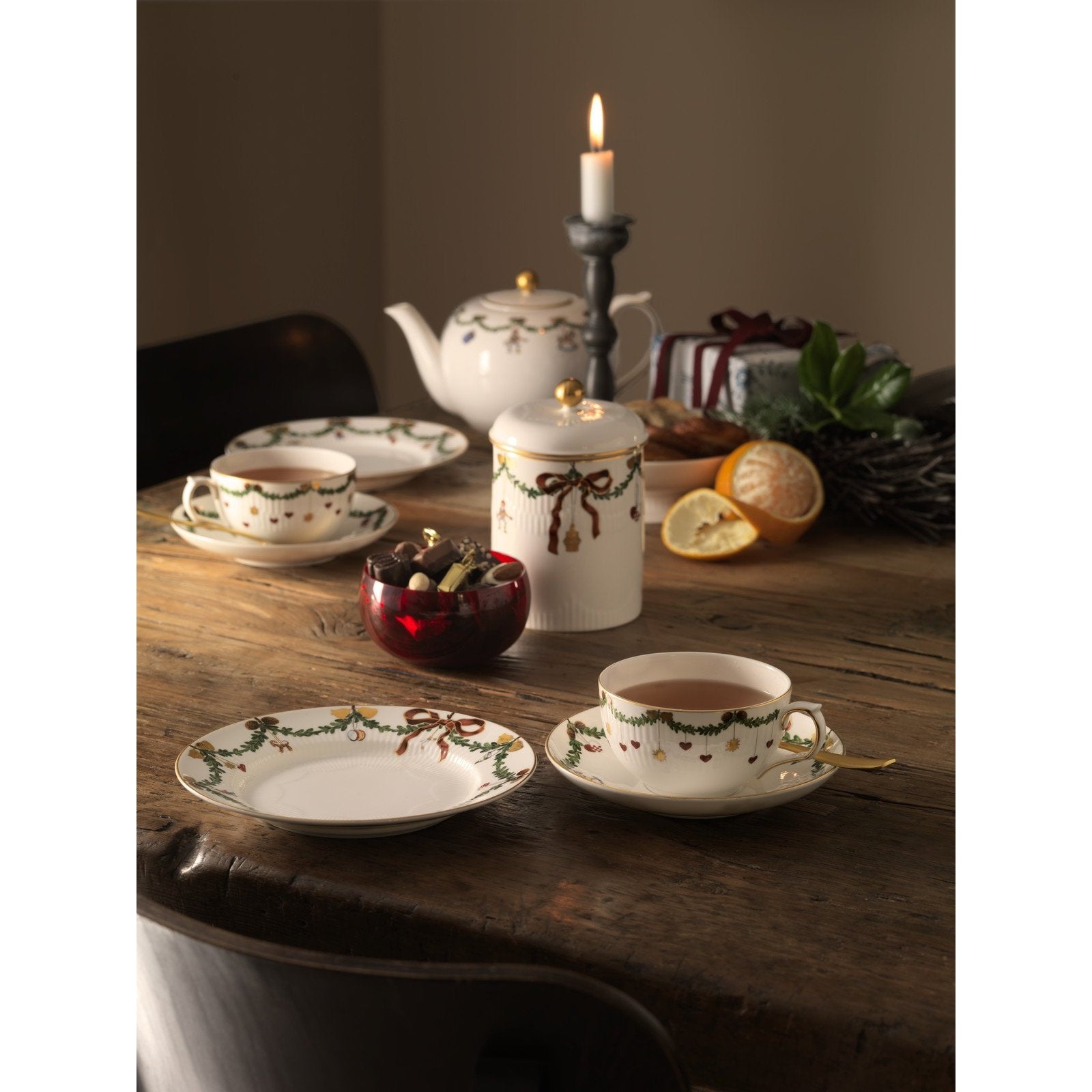 [product_category]-Royal Copenhagen Star Fluted Christmas Bowl On Foot-Royal Copenhagen-5705140725015-1016967-ROY-6