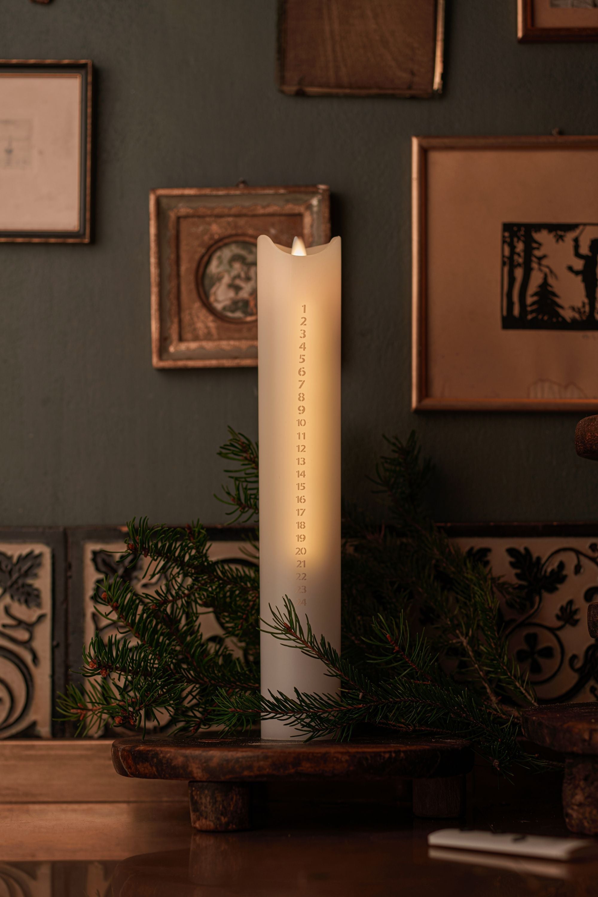 [product_category]-Sirius Sara Calendar Light ø4,8x H29cm, White/Gold-Sirius-5707310240038-24003-SIR-3