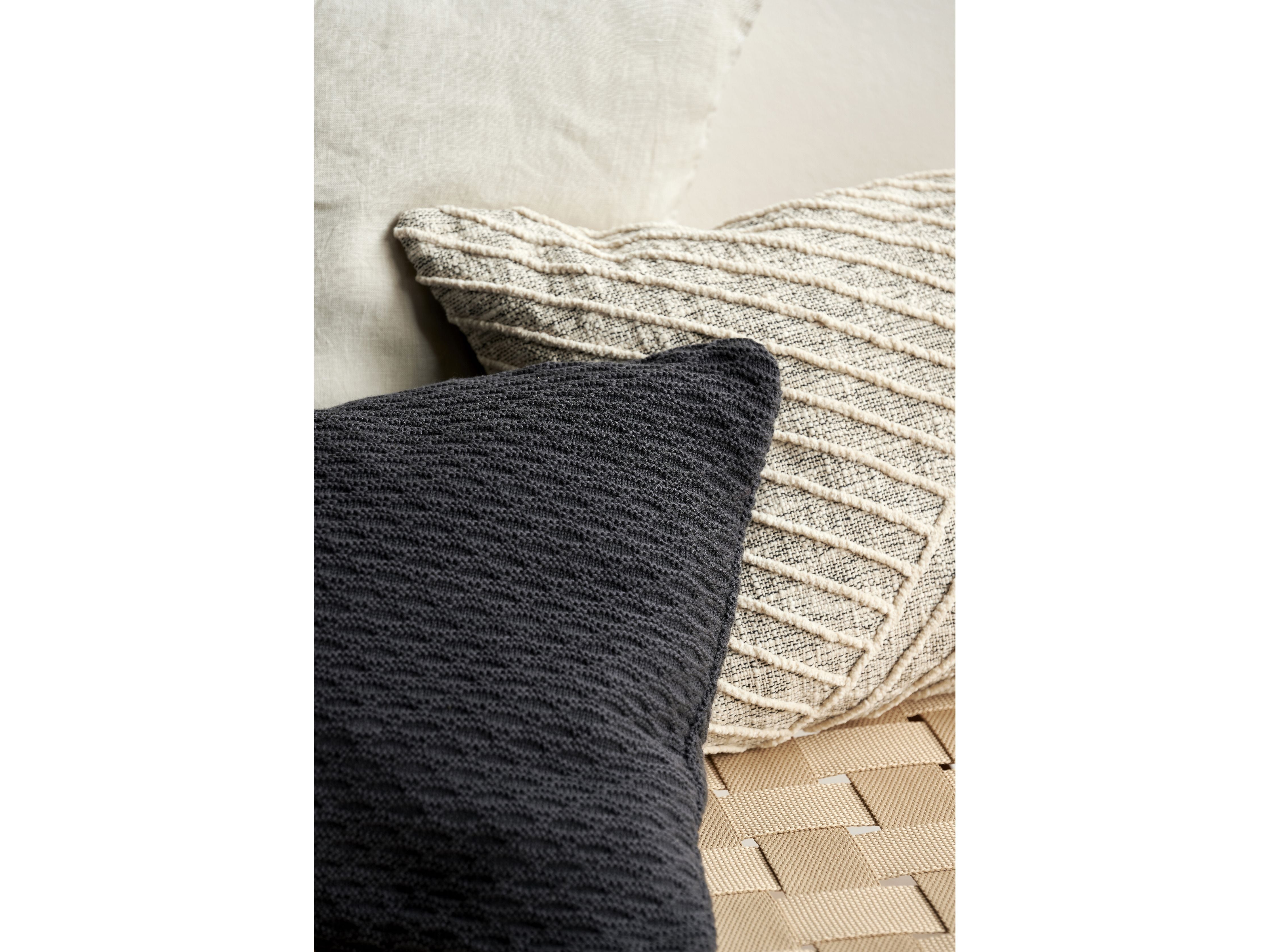 [product_category]-Södahl Wave Knit Cushion Cover 40x60 Cm, Ash-Södahl-5722000297833-29783-SOD-2