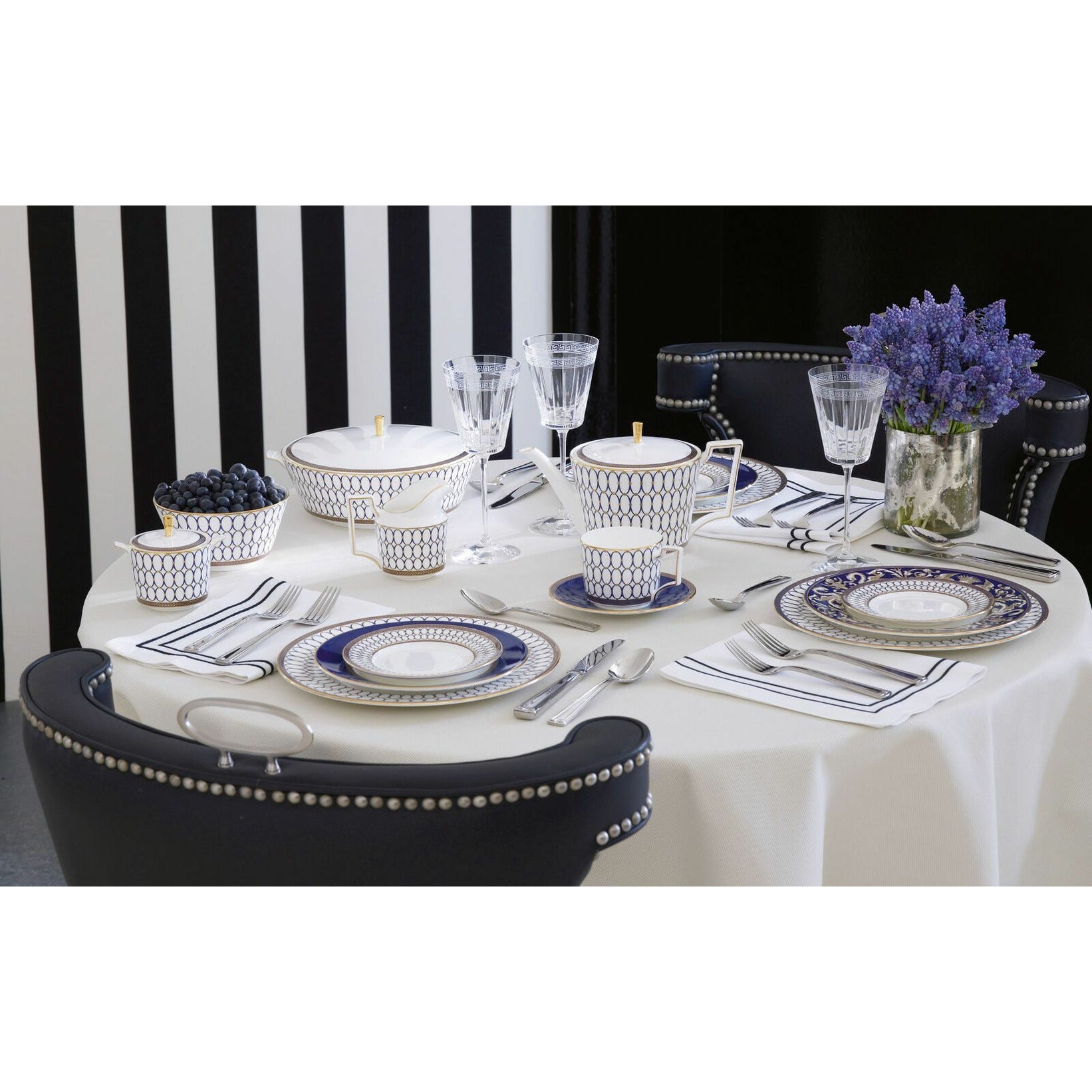 [product_category]-Wedgwood Renaissance Gold Florentine Accent Plate 23 Cm, White/Blue-Wedgwood-91574129921-5C102103109-WED-2