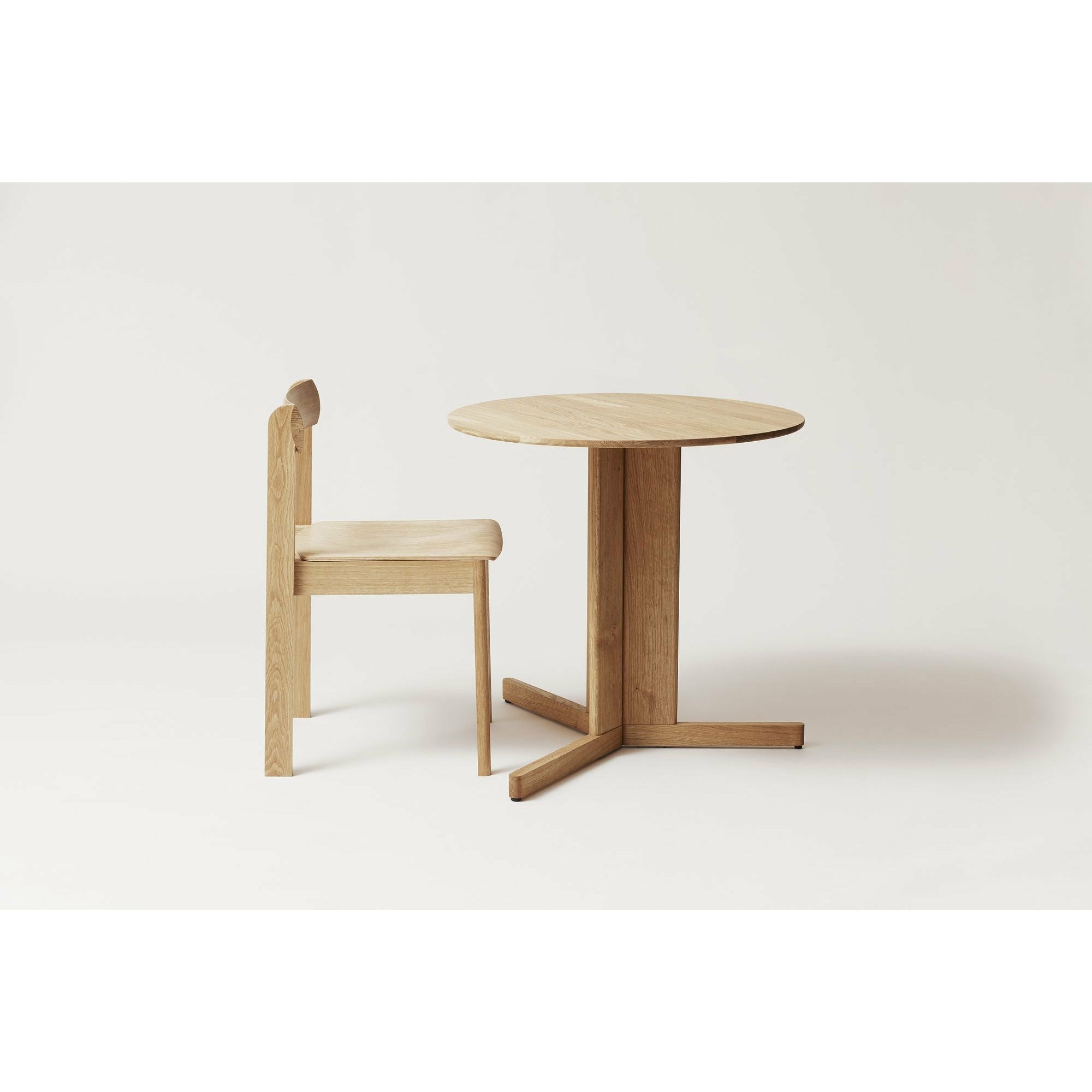 Form & Refine Trefoil Table ø75 Cm. White Oak