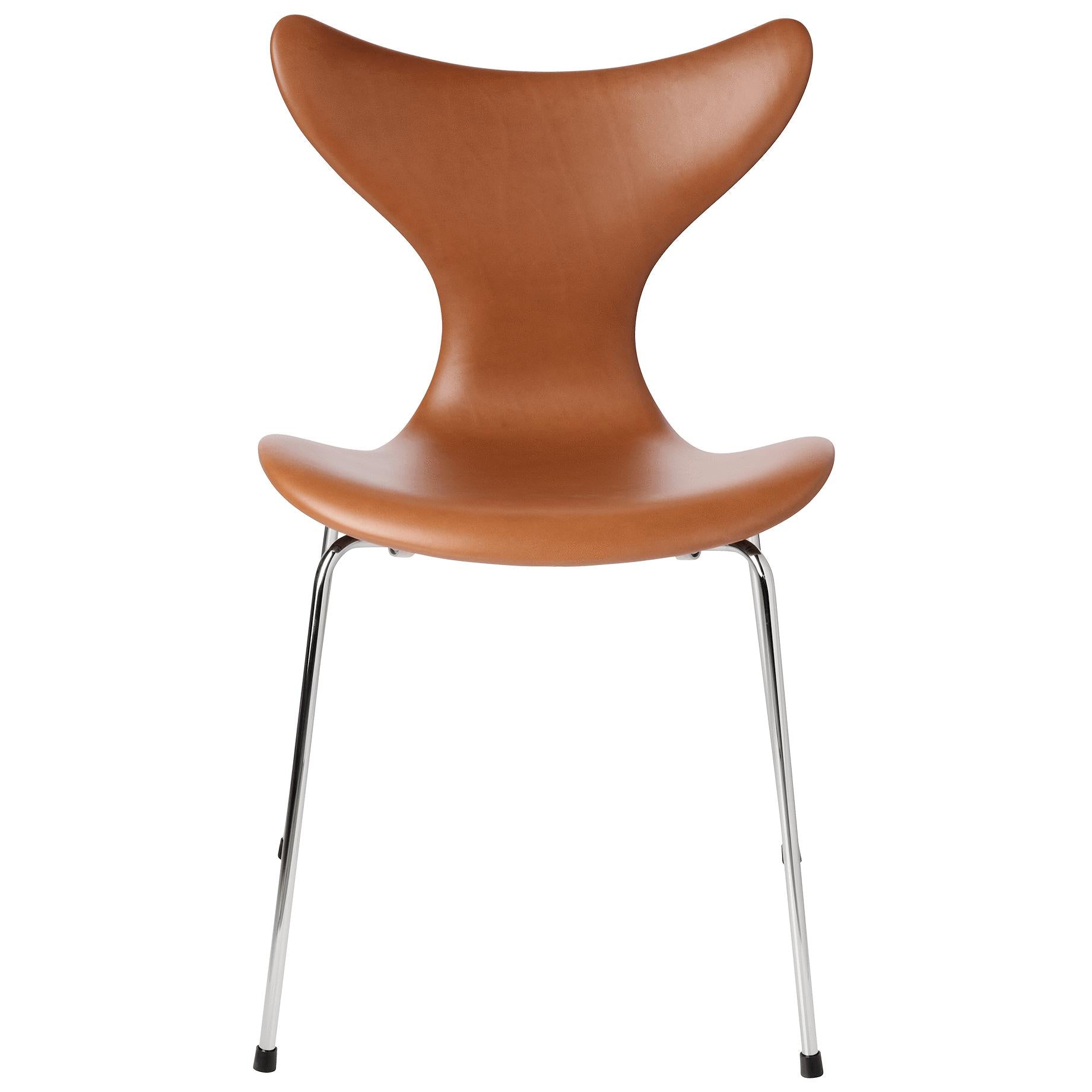 Fritz Hansen The Lily Chair Fully Upholstered Leather, Elegance Walnut
