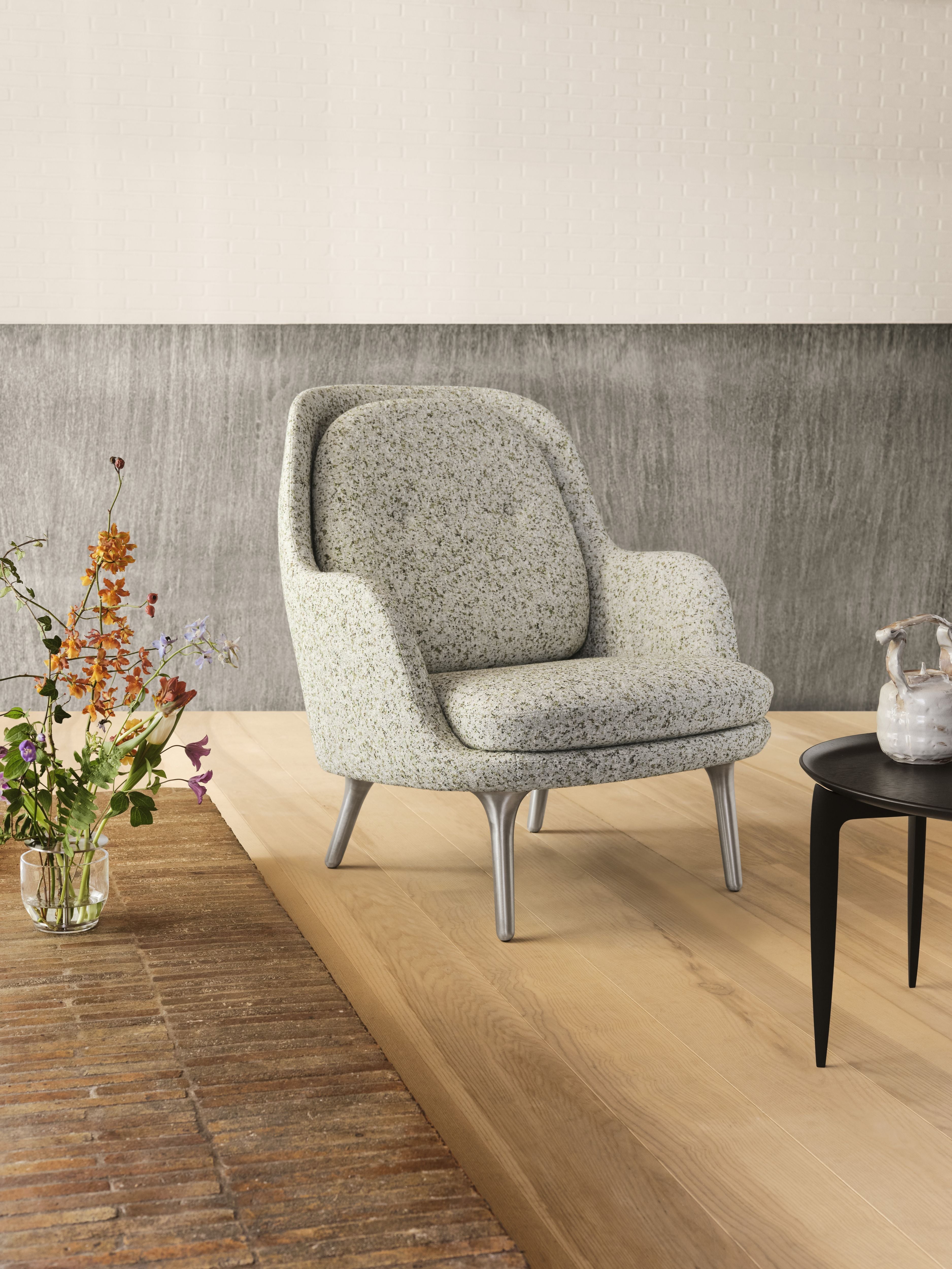 Fritz Hansen Fri Lounge Chair Aluminium, Atom White
