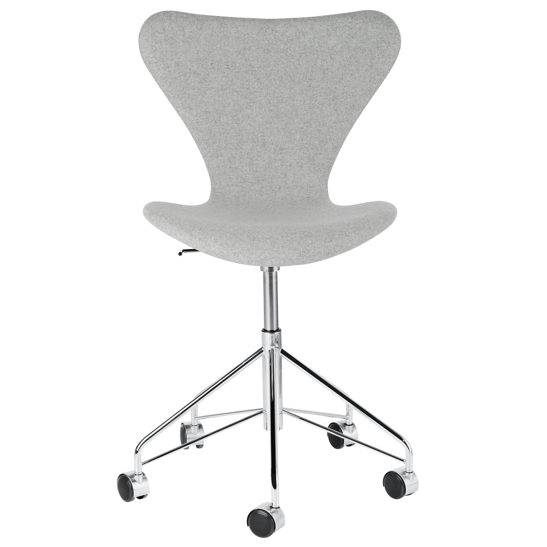 Fritz Hansen Series 7 Swivel Chair Full Upholstery Fabric, Divina Melange Light Grey