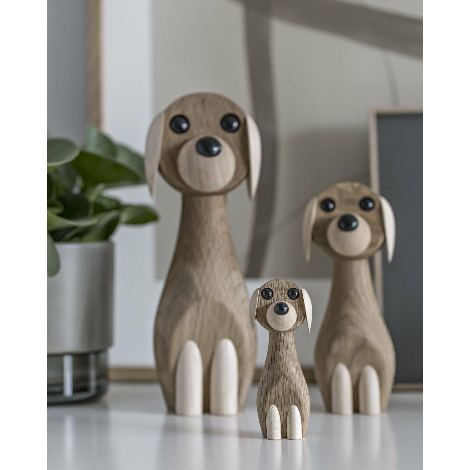 Gunnar Flørning Dog Wooden Figure, 17 Cm