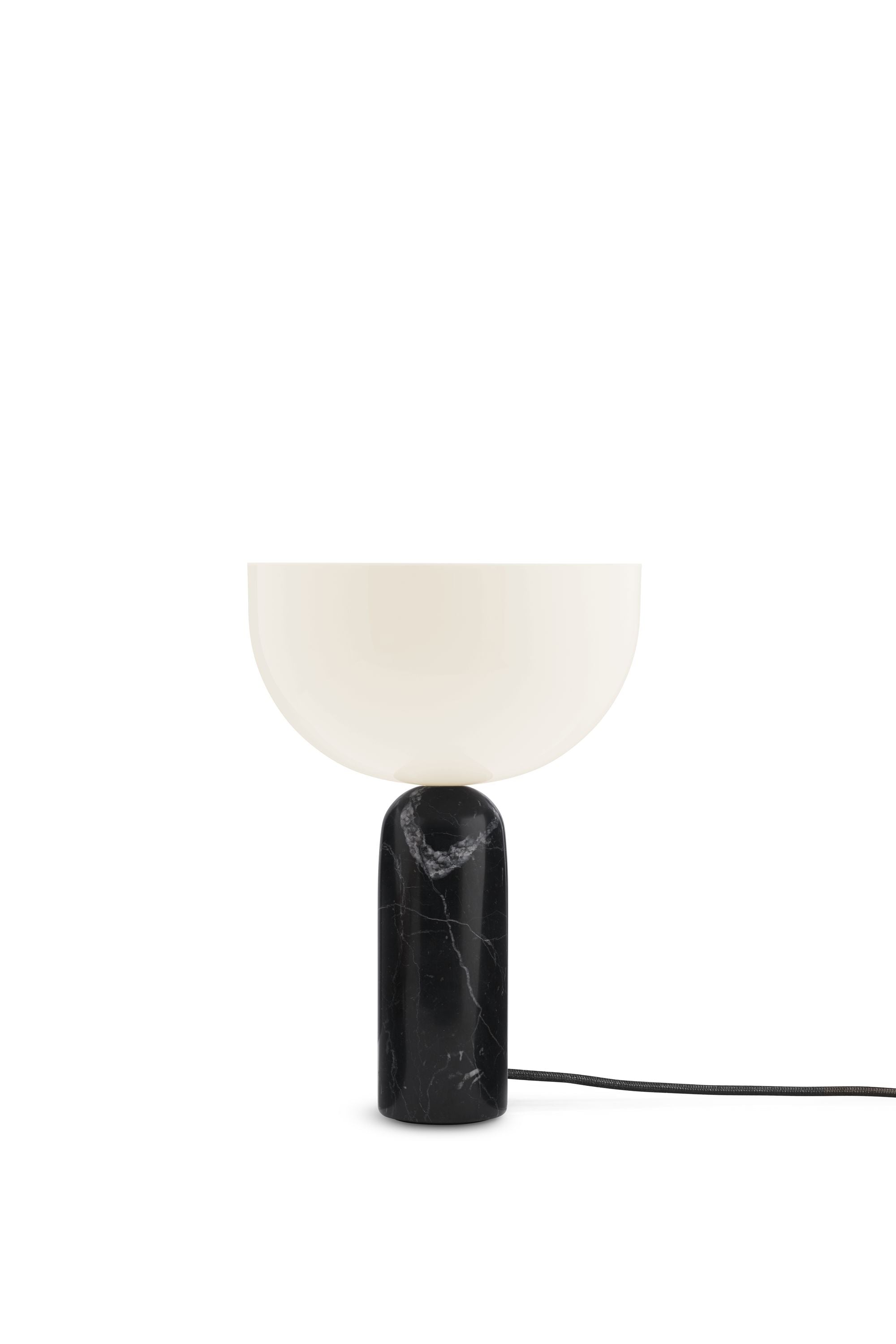Nová díla stolní lampa Kizu Malý mramor, černá