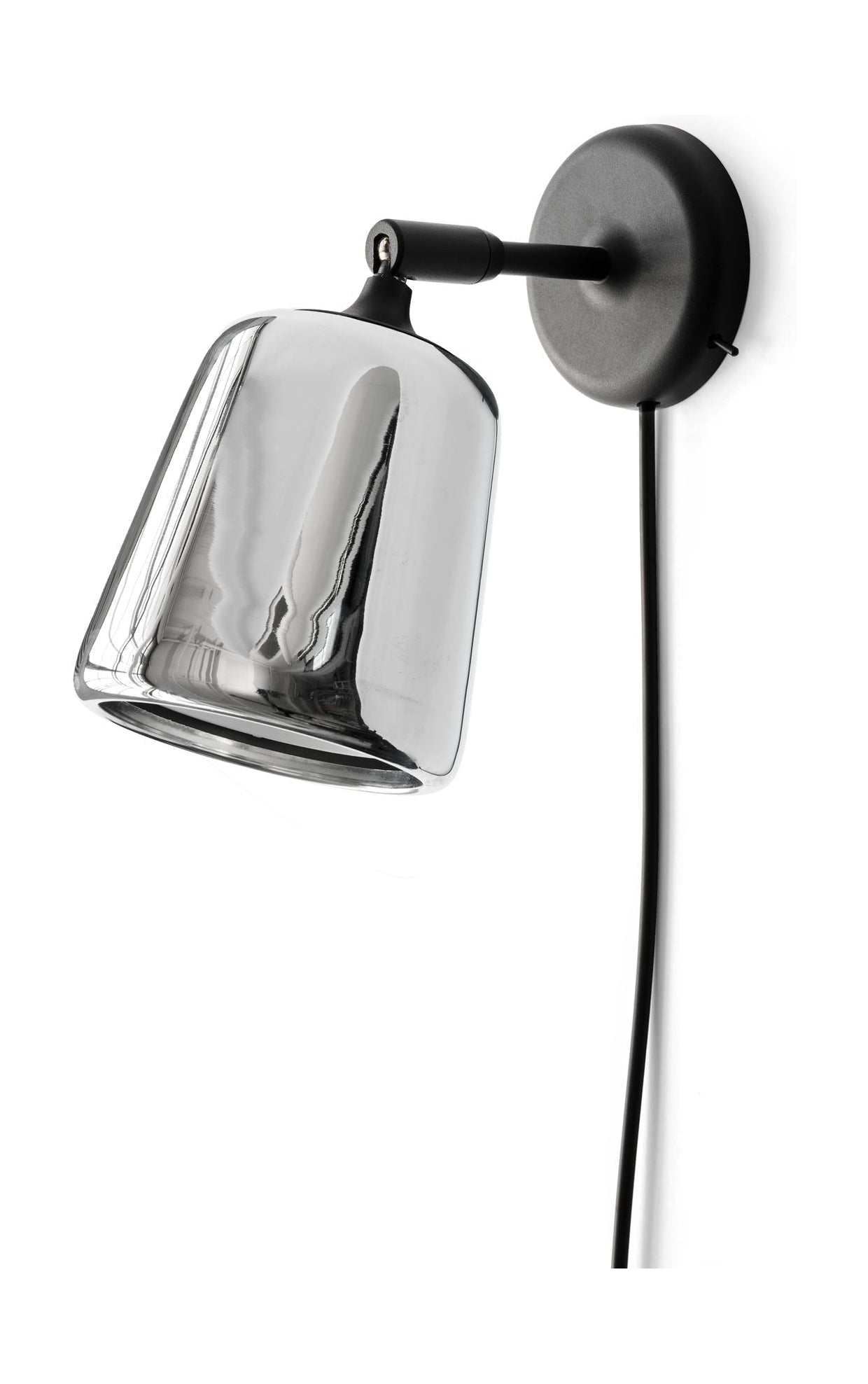 Nástěnná lampa materiálu New Works, nerezová ocel