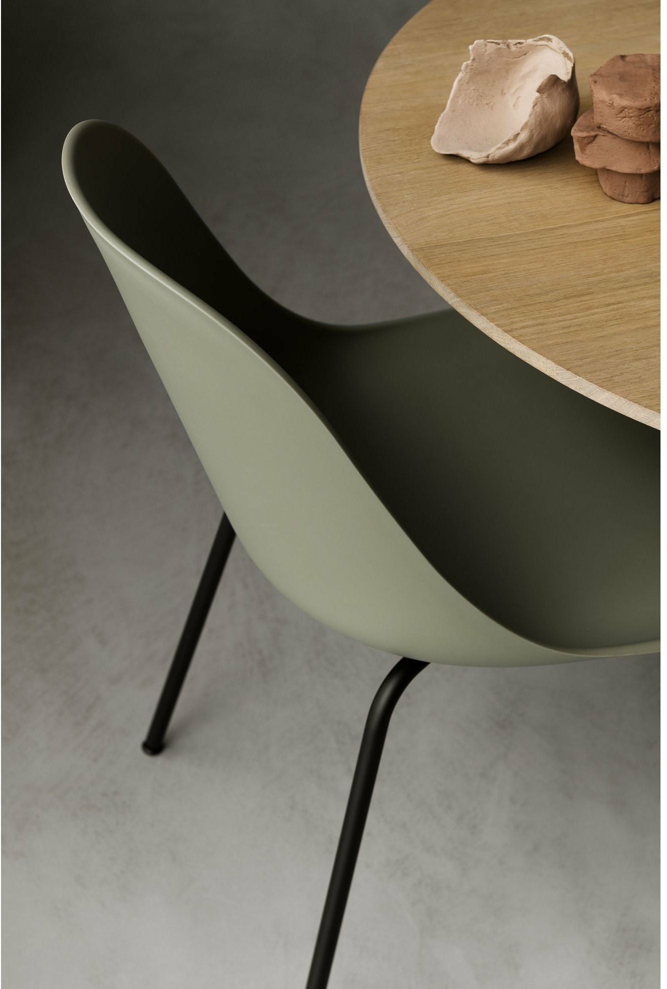 Audo Copenhagen Přístavní čalouněná židle Natural Oak, Bouclé 02