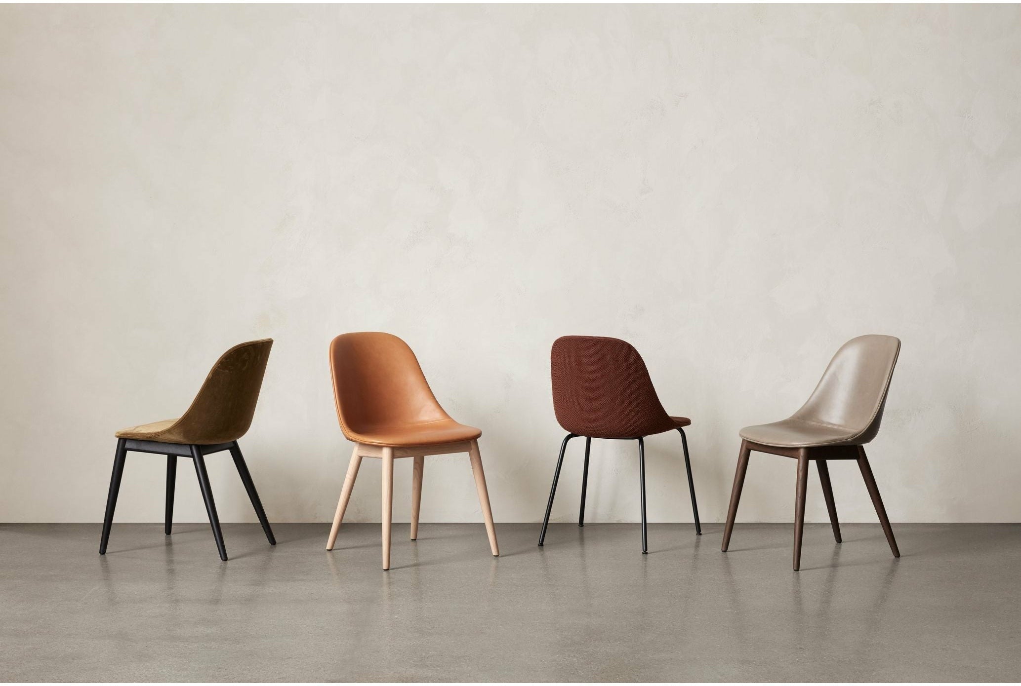 Audo Copenhagen Přístavní čalouněná židle Natural Oak, Bouclé 02