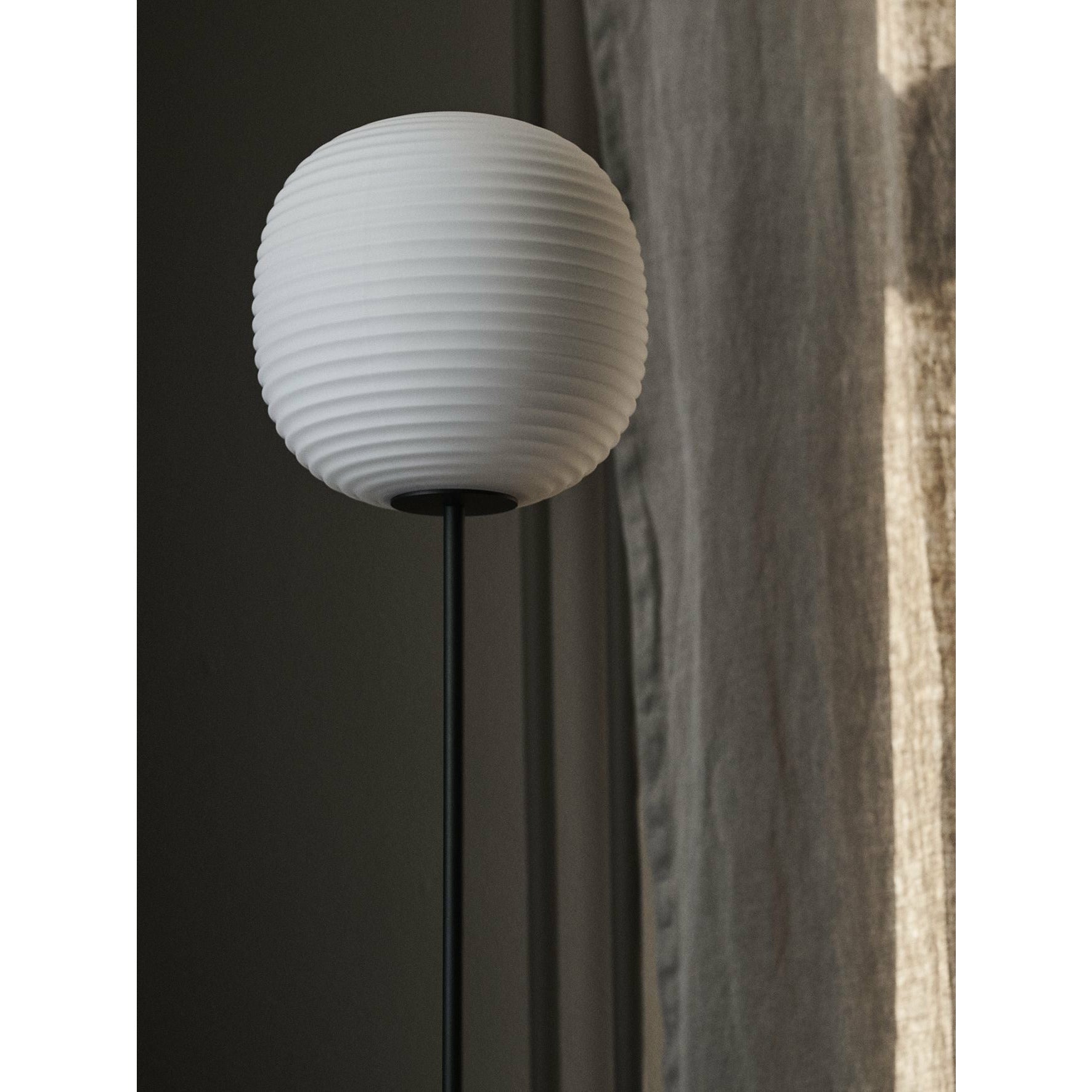 New Works Lanterne gulvlampe, Ø30 cm
