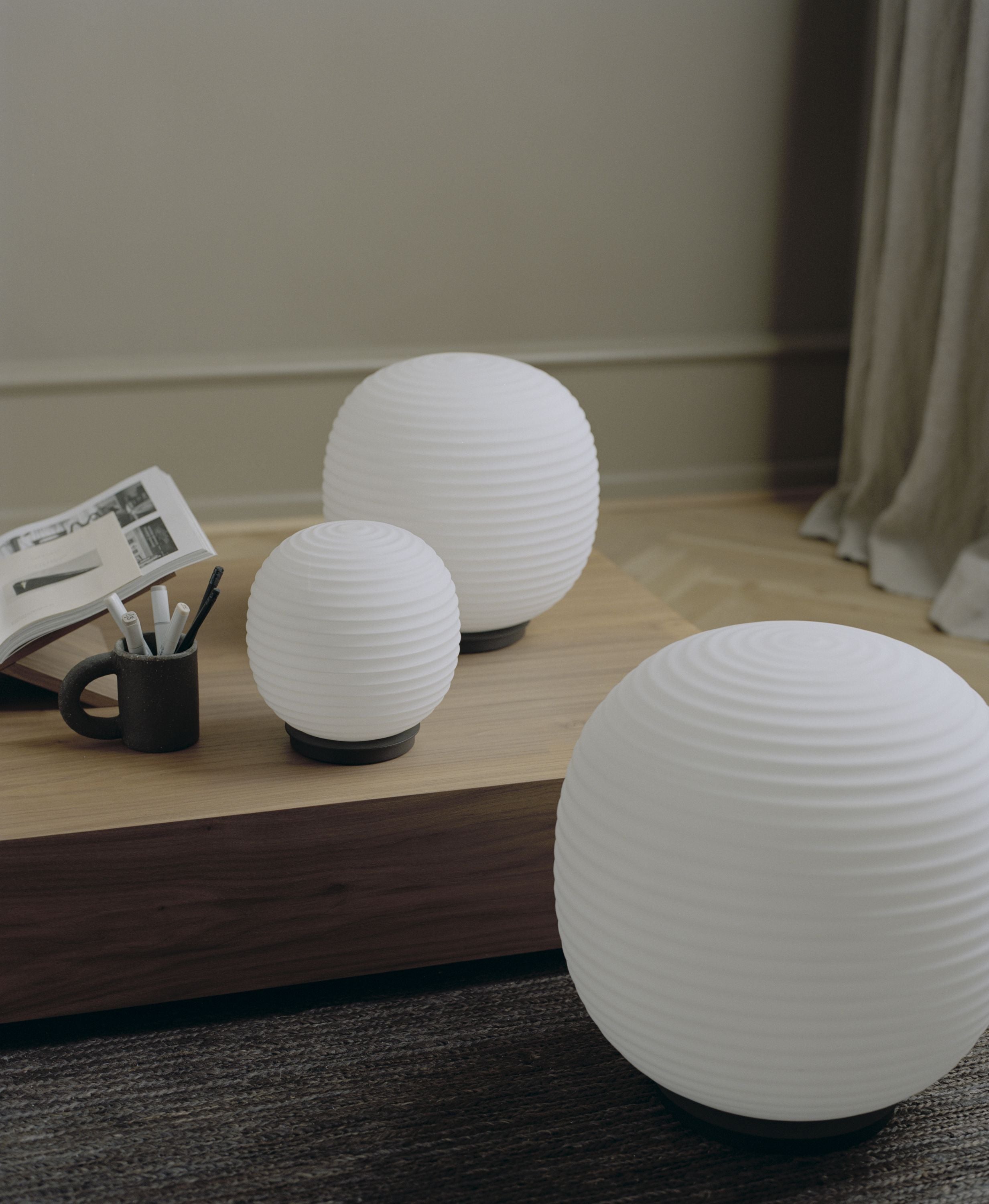 Nová díla lampa Lantern Globe, Ø 20 cm