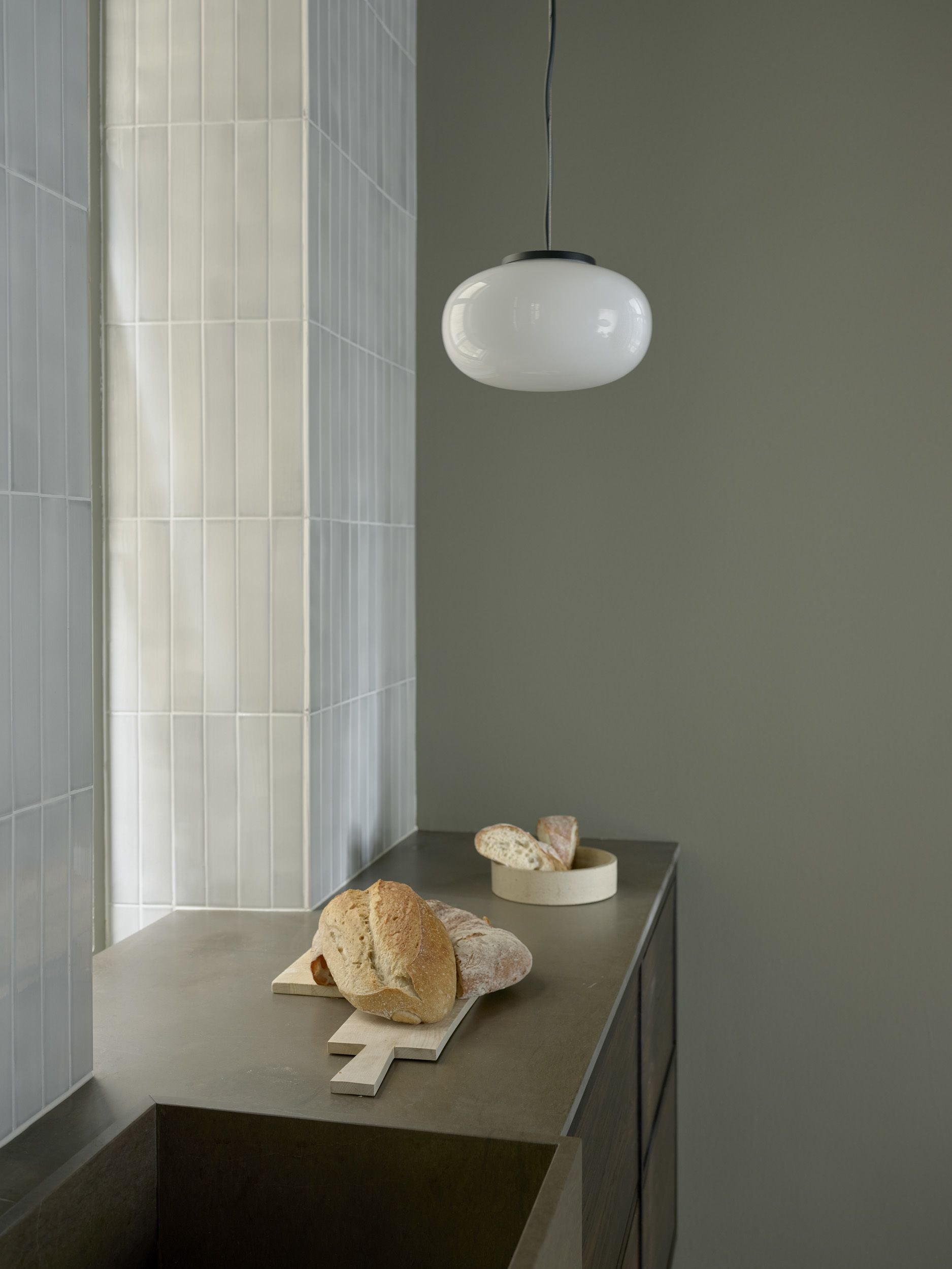 Nová díla Karl Johan Pendant LED Ø 23 cm, bílá