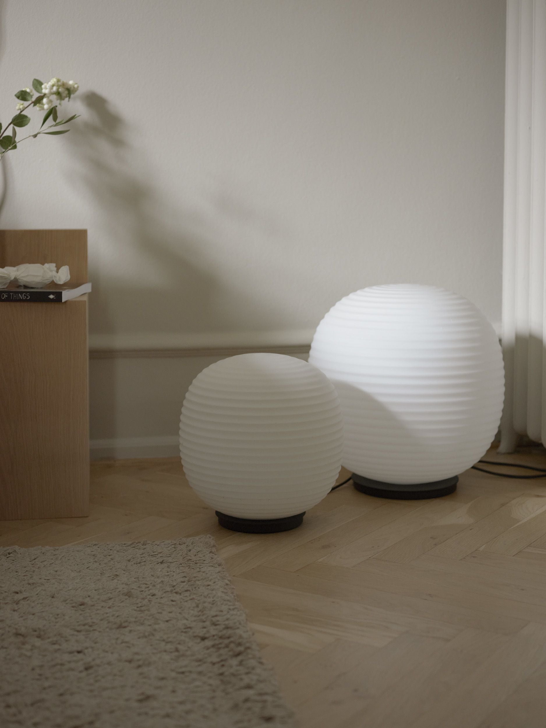 Nová díla lampa Lantern Globe, Ø 30 cm