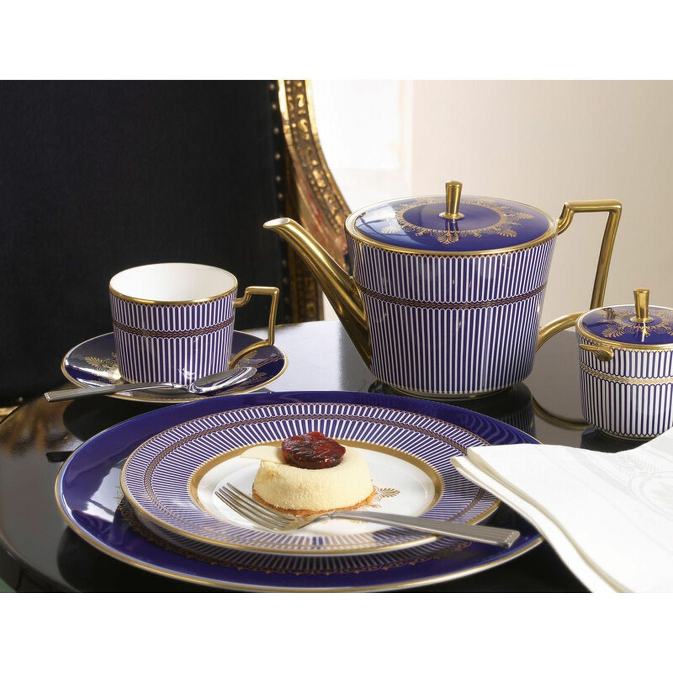Wedgwood Anthemion Blue Teacup og Saucer Iconic